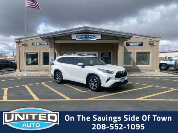 2021 Toyota Highlander - 3/4 shot