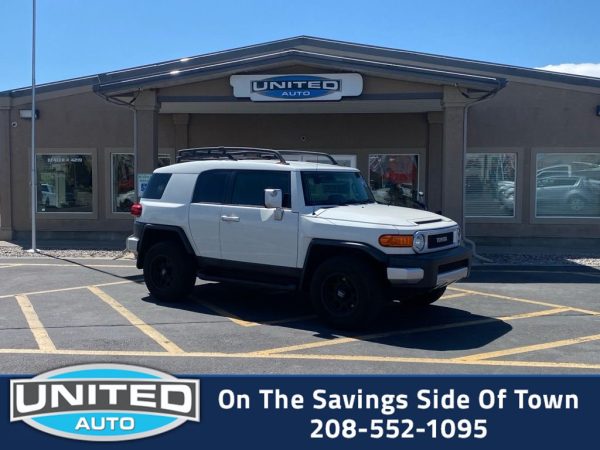 2013 Toyota FJ Cruiser - 3/4 shot
