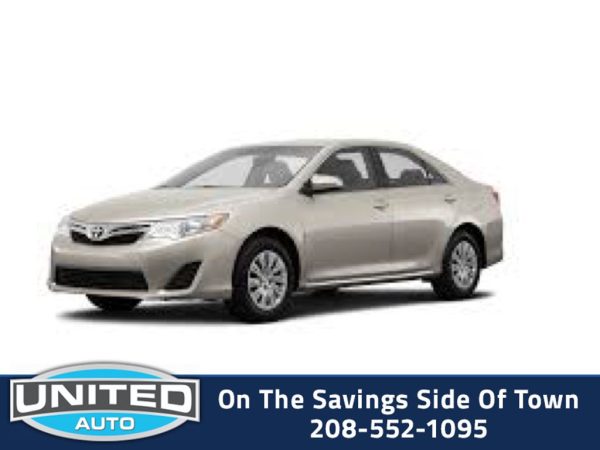2014 Toyota Camry - 3/4 shot