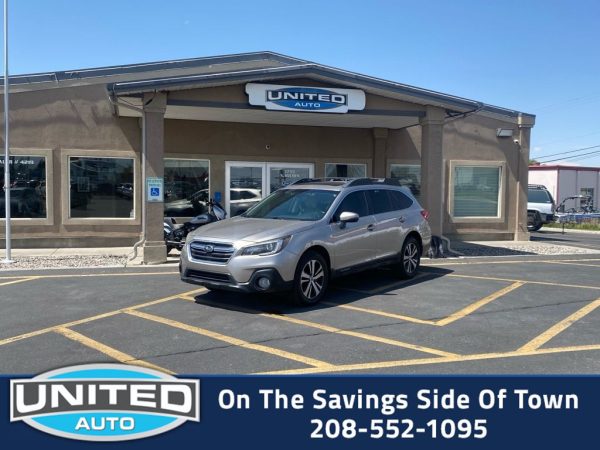 2018 Subaru Outback - 3/4 shot