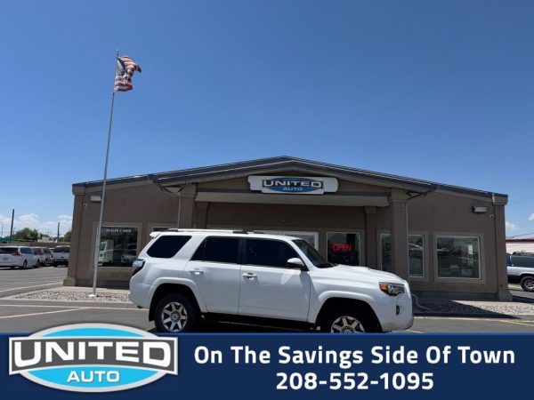 2014 Toyota 4Runner - 3/4 shot