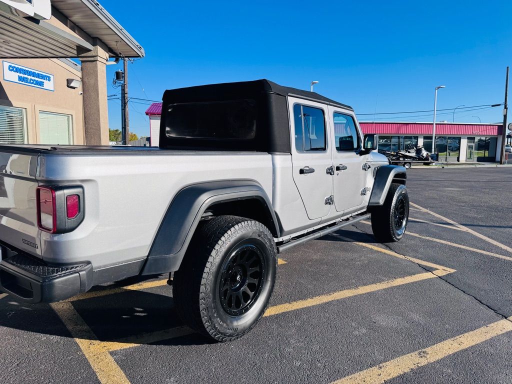 2020 Jeep Gladiator Sport photo 4