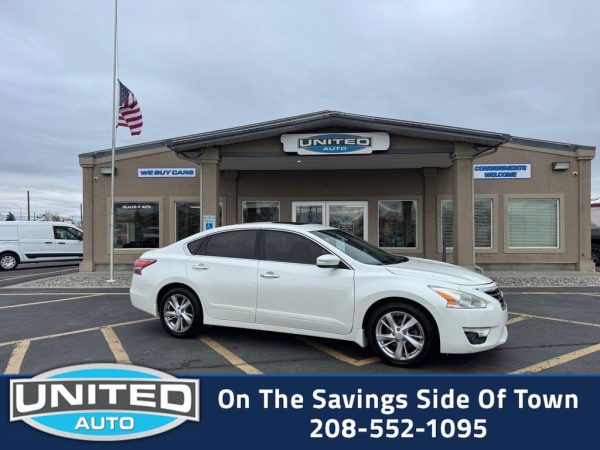 2015 Nissan Altima - 3/4 shot