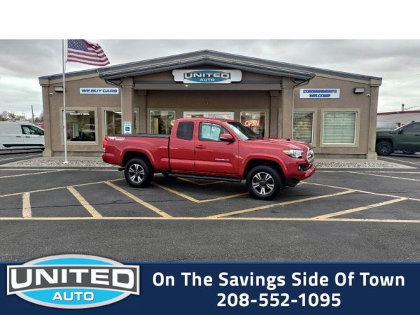 2016 Toyota Tacoma - 3/4 shot