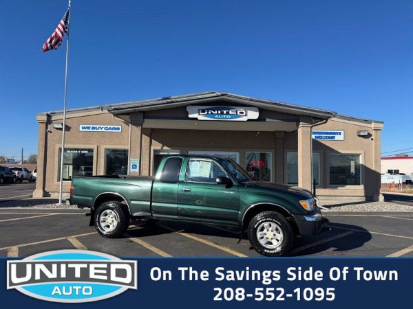 2000 Toyota Tacoma - 3/4 shot