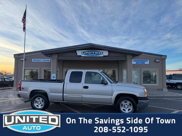 2005 Chevrolet Silverado - 3/4 shot