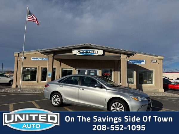 2017 Toyota Camry - 3/4 shot