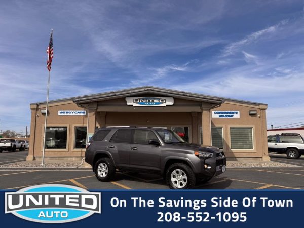 2019 Toyota 4Runner - 3/4 shot