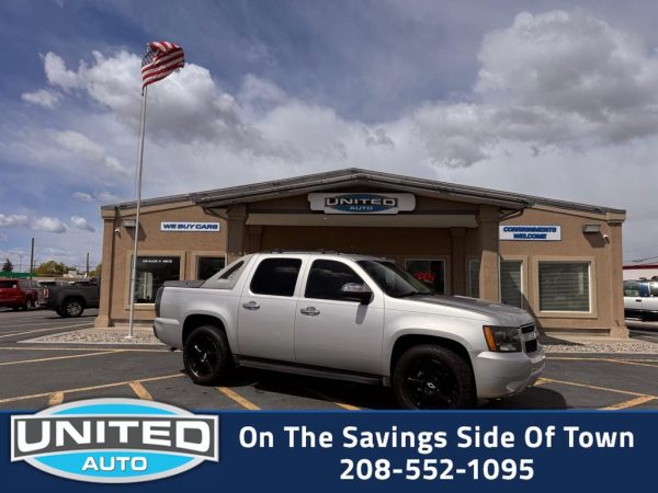 2010 Chevrolet Avalanche - 3/4 shot