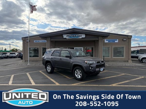 2019 Toyota 4Runner - 3/4 shot