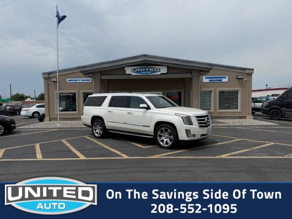 2015 Cadillac Escalade ESV - 3/4 shot