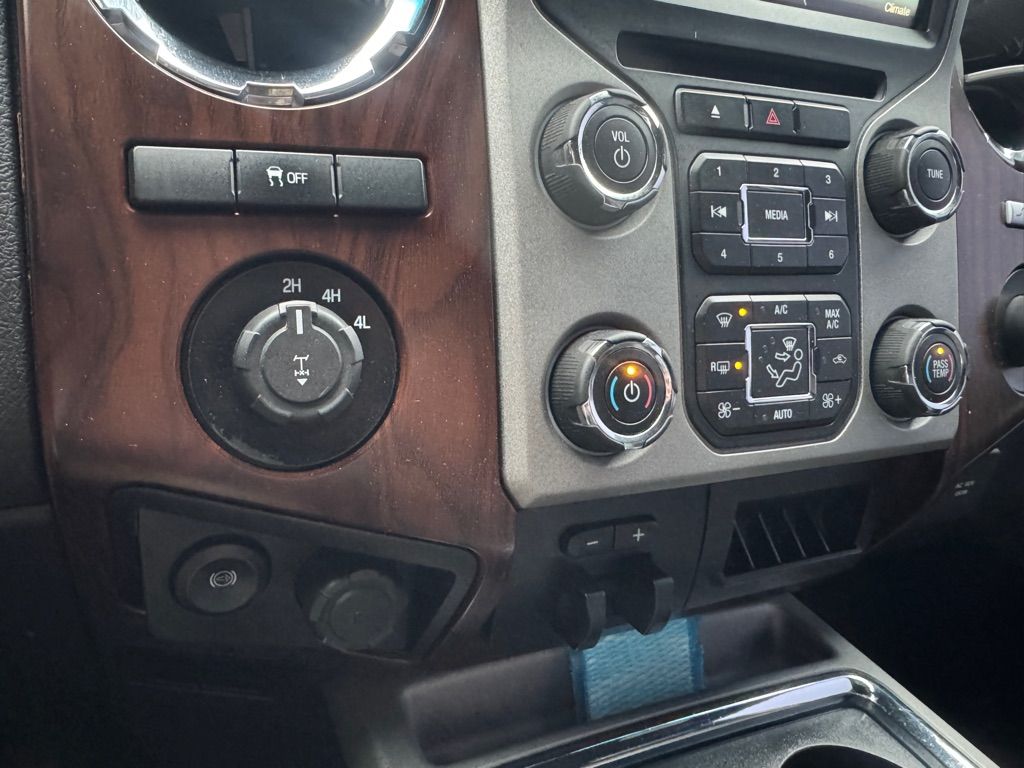 2016 Ford F-250 Super Duty Lariat - Photo 12