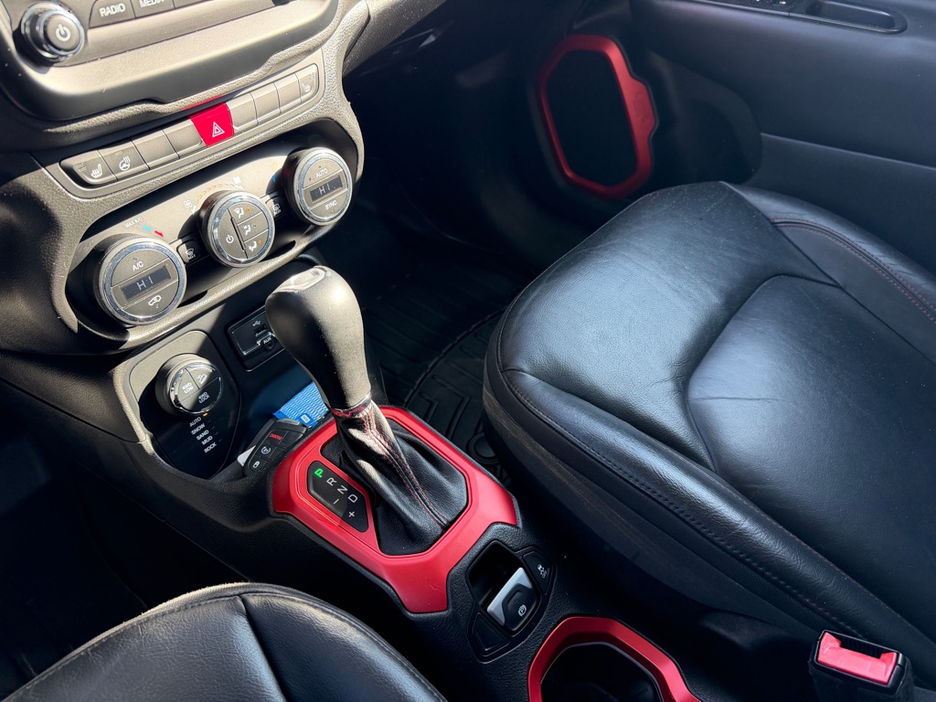 2016 Jeep Renegade Trailhawk - Photo 14