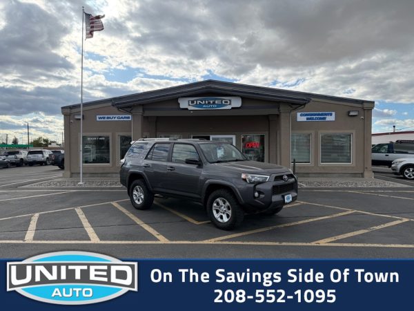 2019 Toyota 4Runner - 3/4 shot