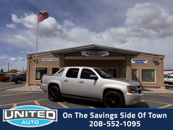 2010 Chevrolet Avalanche - 3/4 shot